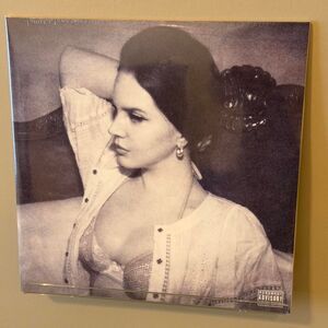 Lana Del Rey Did you know that there’s a tunnel under ocean blvd vinyl alternate